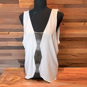 RAMY BROOK, 
Style:2389
CAMEO SLVLS DRAPE MAT
Size: L
Color: Ivory with‎ silver